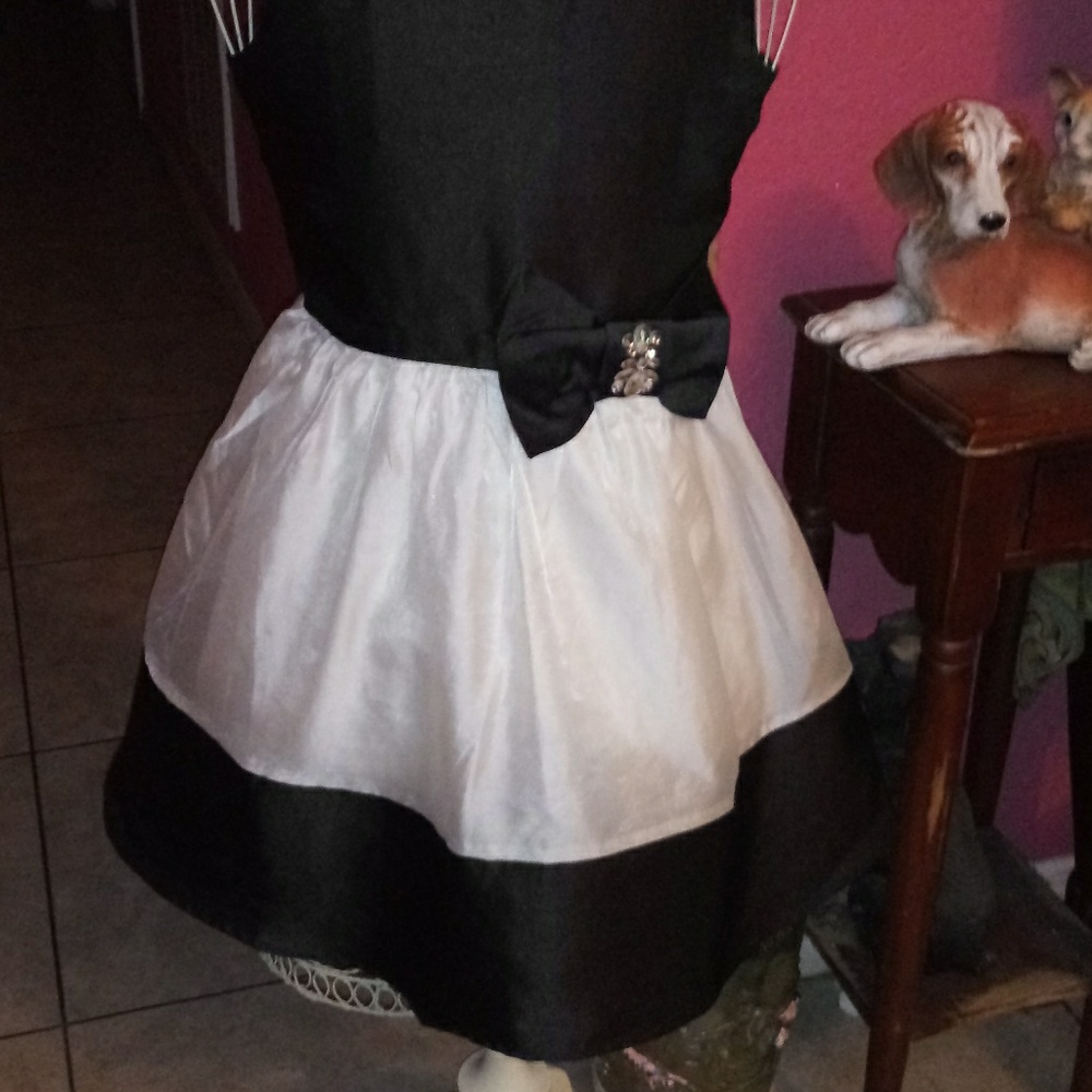Between - Picture 3 of 3